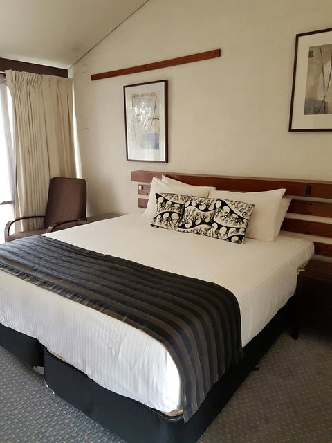 The Apple Inn - Australia Shopping 35