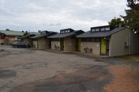 The Apple Inn - Australia Shopping 24