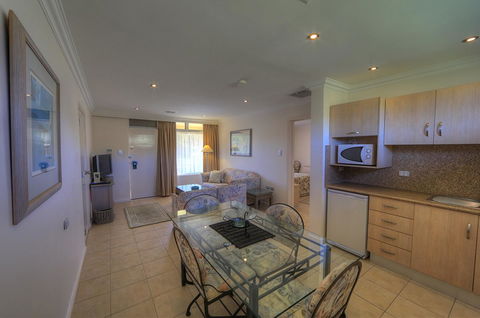 Cooma Motor Lodge Motel - Local Tourism 25