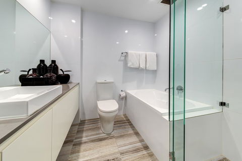The York By Swiss-Belhotel - Local Tourism 7