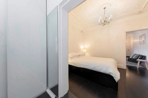 BONDI BEACH PRIME 1 Bedroom + Sunroom - Accommodation Australia 4