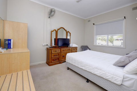 Lakes And Ocean Hotel Forster - Australia Shopping 3
