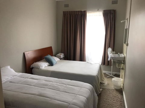 Lakes And Ocean Hotel Forster - Australia Shopping 23