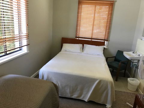 Lakes And Ocean Hotel Forster - Australia Shopping 21