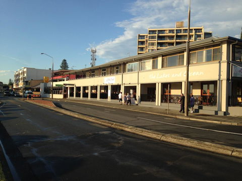 Lakes And Ocean Hotel Forster - Australia Shopping 27