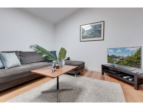 Spacious Cottage With Views, 10 Mins From The City - Local Tourism 7