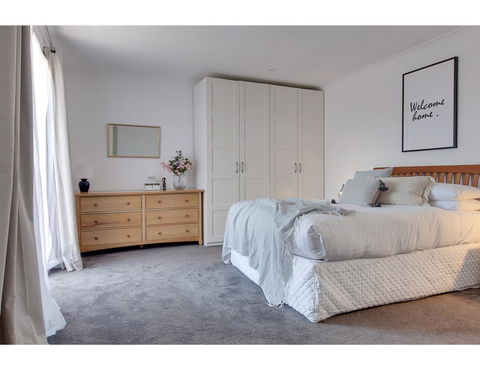 Spacious Cottage With Views, 10 Mins From The City - Local Tourism 1