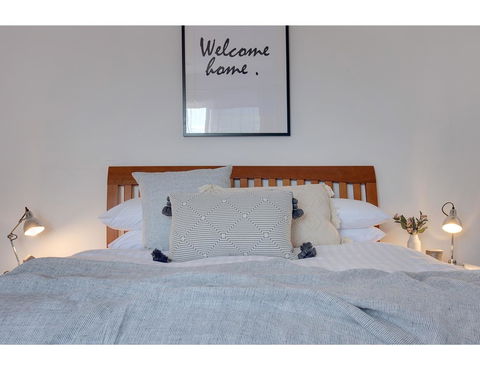 Spacious Cottage With Views, 10 Mins From The City - Local Tourism 2