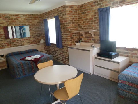 Mollymook Surfbeach Motel & Apartments - Accommodation Australia 24