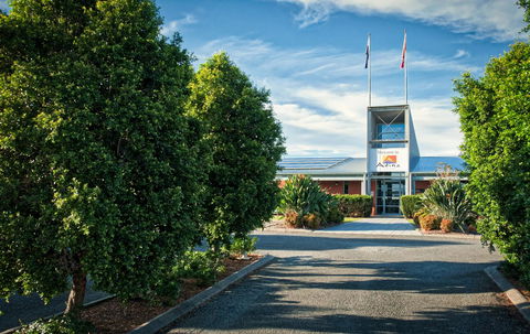 Adina Vineyard - Australia Shopping 2