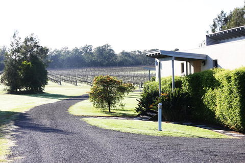 Adina Vineyard - Australia Shopping 11