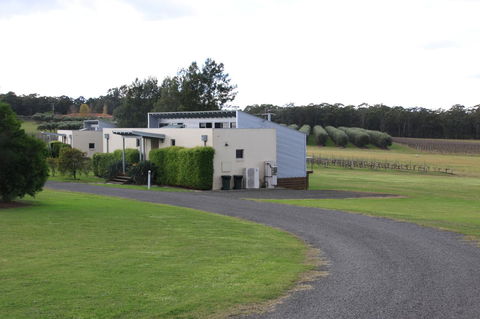 Adina Vineyard - Australia Shopping 18