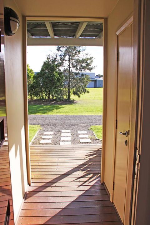 Adina Vineyard - Australia Shopping 13