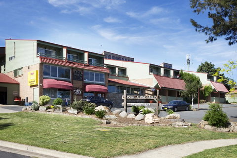 Alpine Gables - Local Tourism 0