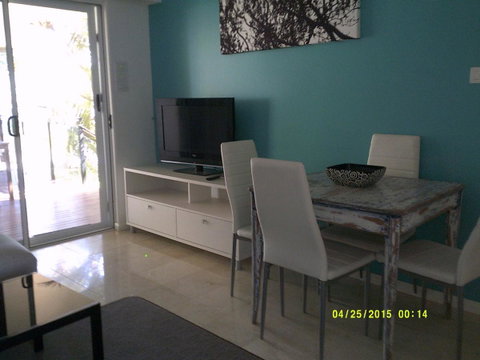 Pelican H2O One & Two Bedroom Apartments - Accommodation Australia 24