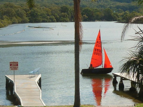 Pelican H2O One & Two Bedroom Apartments - Accommodation Australia 4