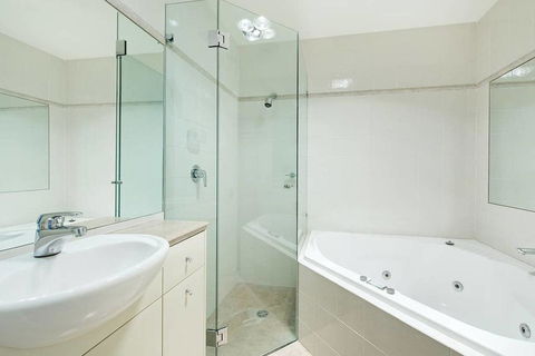 STUNNING MANLY VIEWS - Local Tourism 1