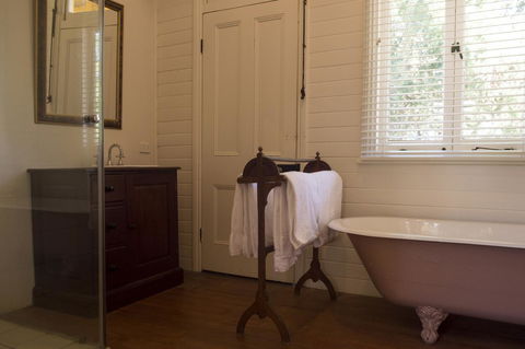 Hillview Heritage Hotel - Accommodation Australia 5