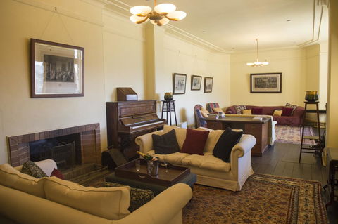 Hillview Heritage Hotel - Accommodation Australia 9
