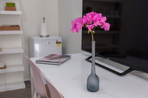 Hideaway Haven, The Cute Place To Put Up Your Feet - Bed n Breakfasts 5