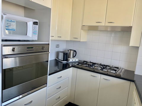 Castle Serviced Apartments - Accommodation Australia 1