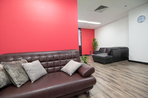 Castle Serviced Apartments - Accommodation Australia 24