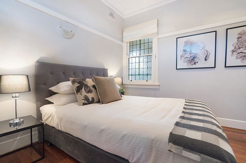 Huge Harbour View Apartment In Historic Home - Local Tourism 3