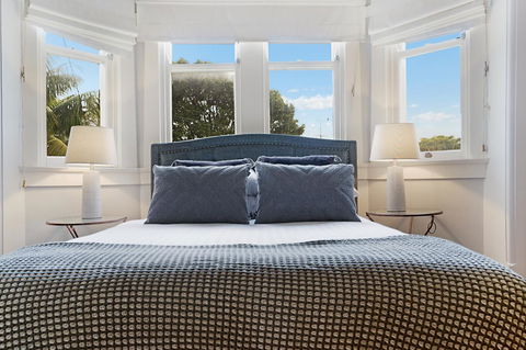 Huge Harbour View Apartment In Historic Home - Local Tourism 2