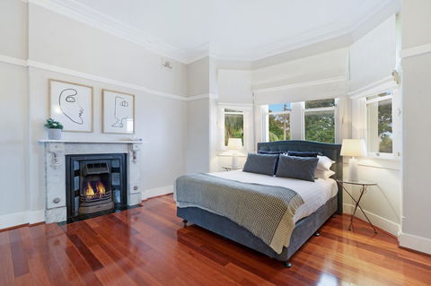 Huge Harbour View Apartment In Historic Home - Local Tourism 6