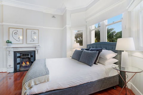 Huge Harbour View Apartment In Historic Home - Local Tourism 9