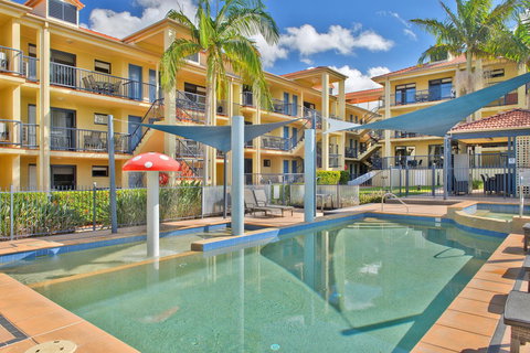 South Pacific Apartments - Local Tourism 0