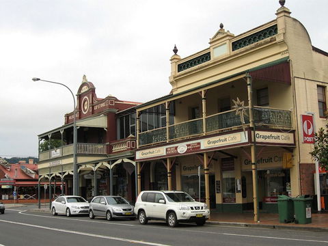 Red Waratah - Accommodation Australia 17