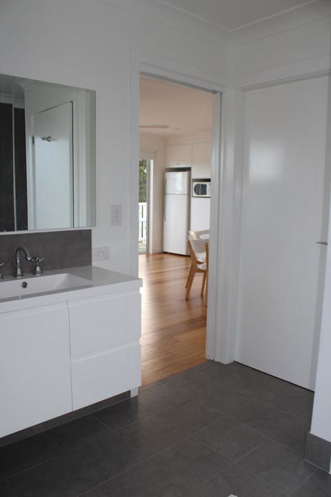 Red Waratah - Accommodation Australia 10