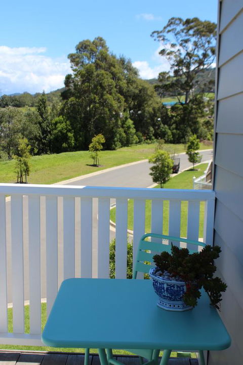 Red Waratah - Accommodation Australia 1
