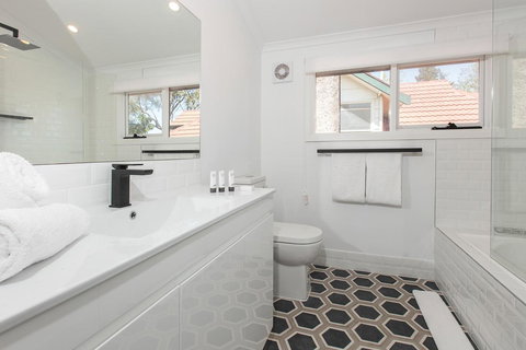 Elegant Family Home Close To Harbour And Views - Australia Shopping 10