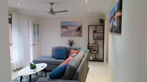 Twin Palms Holiday House At Lighthouse - Accommodation Australia 5