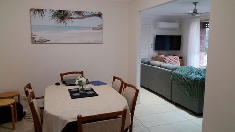 Twin Palms Holiday House At Lighthouse - Accommodation Australia 2