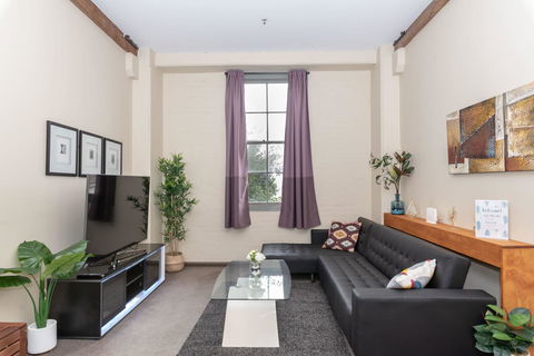 Classic 2 BR Apt In Pyrmont - Local Tourism 2
