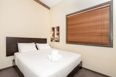 Classic 2 BR Apt In Pyrmont - Local Tourism 7