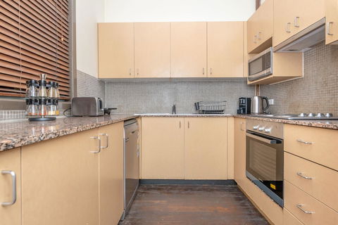 Classic 2 BR Apt In Pyrmont - Local Tourism 9