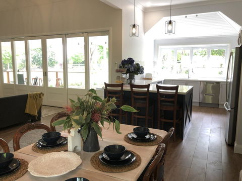 Chanticleer Gardens Barn Cottage With A Pool - Accommodation Australia 29