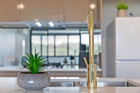 Stylish And Neat Two Bed Apartment In Wentworth Point - Bed n Breakfasts 2