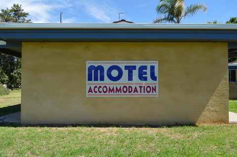 Brolga Hotel Motel - Coleambally - Accommodation Australia 5