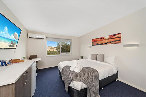 Carlton Suites - Accommodation Australia 23