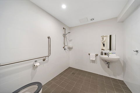 Carlton Suites - Accommodation Australia 5