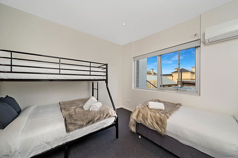 Carlton Suites - Accommodation Australia 22