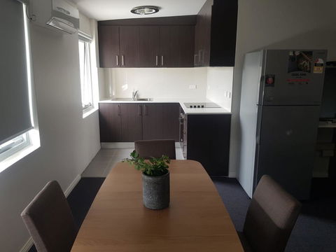 Carlton Suites - Accommodation Australia 33