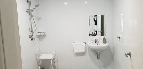 Carlton Suites - Accommodation Australia 21