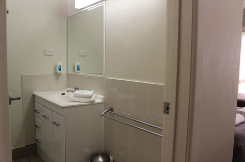 Hume Inn Motel Albury CBD - Accommodation Australia 4