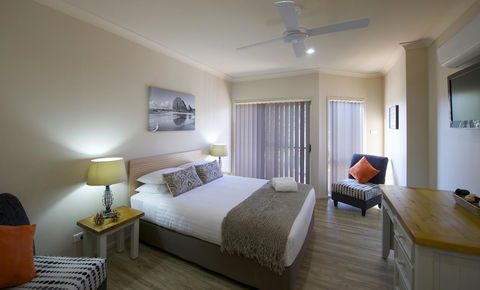 Marty's @ Little Beach - Accommodation Australia 25